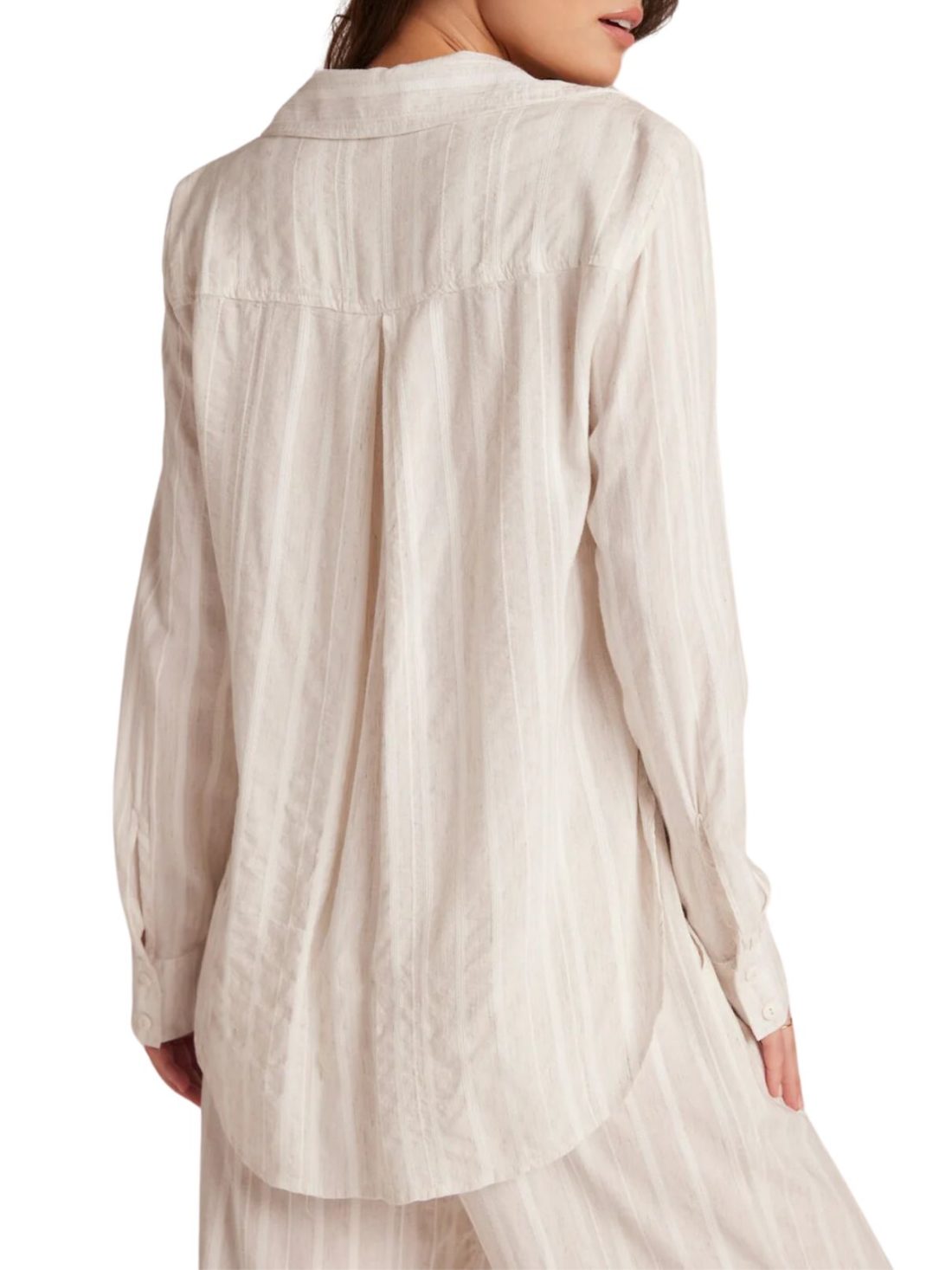 bella dahl flowy button down shirt in white sand stripe