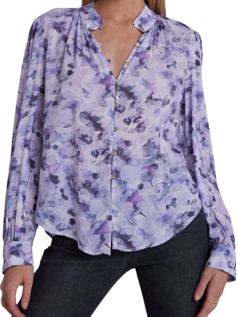 bella dahl shirred blouse in lilac flouret print