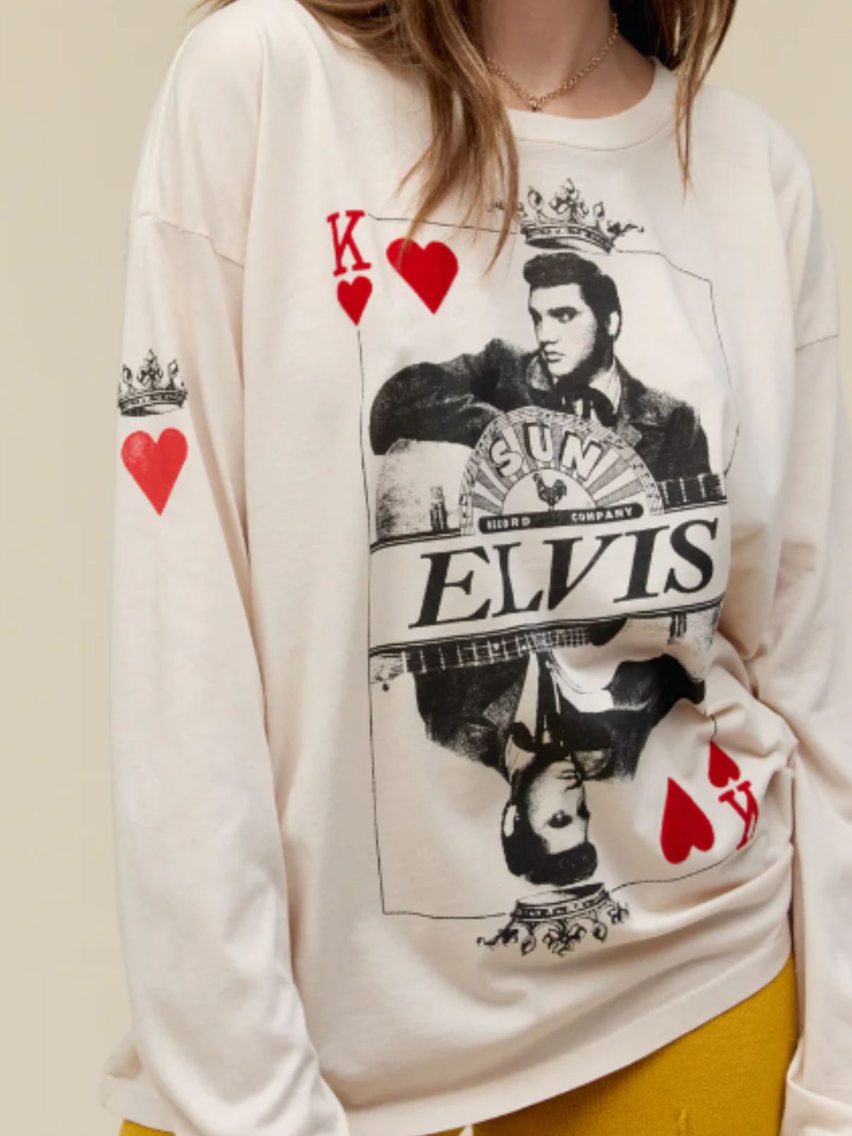 daydreamer sun records l/s x elvis king of hearts merch tee in dirty white