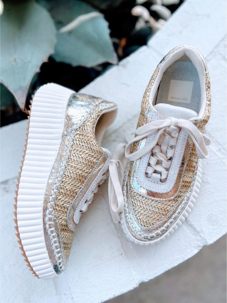 dolce vita dolen sneakers in gold knit