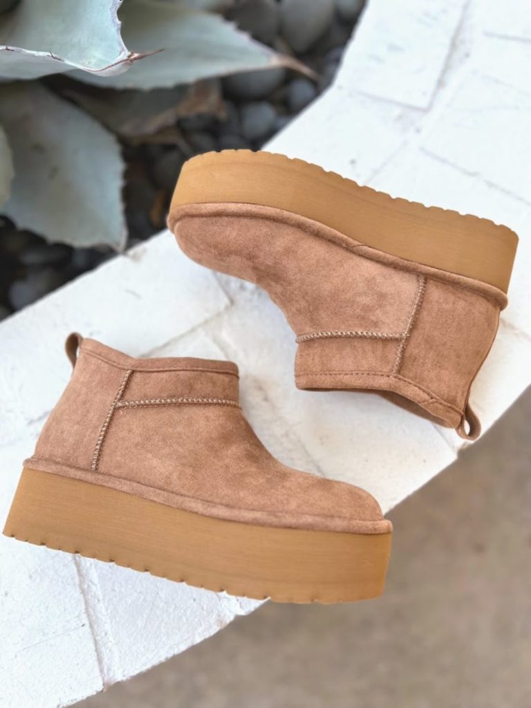 madden girl embracce platform bootie in tan