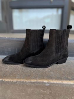 seychelles hold me down boot in black