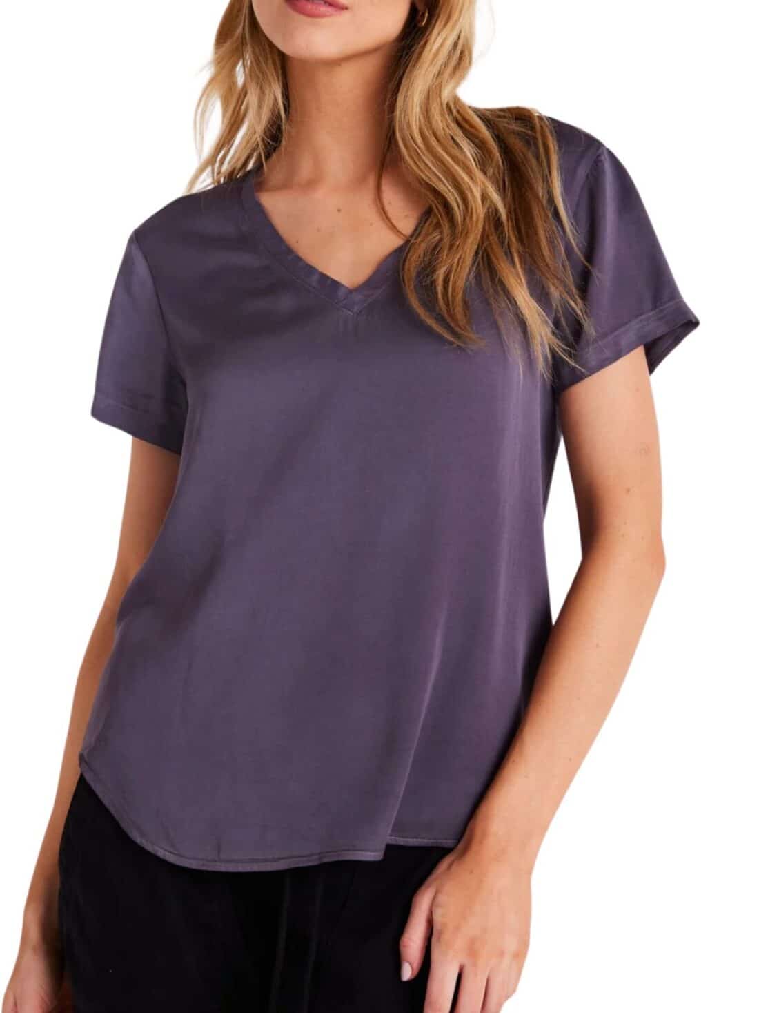 bella dahl v neck tee in galaxy smoke