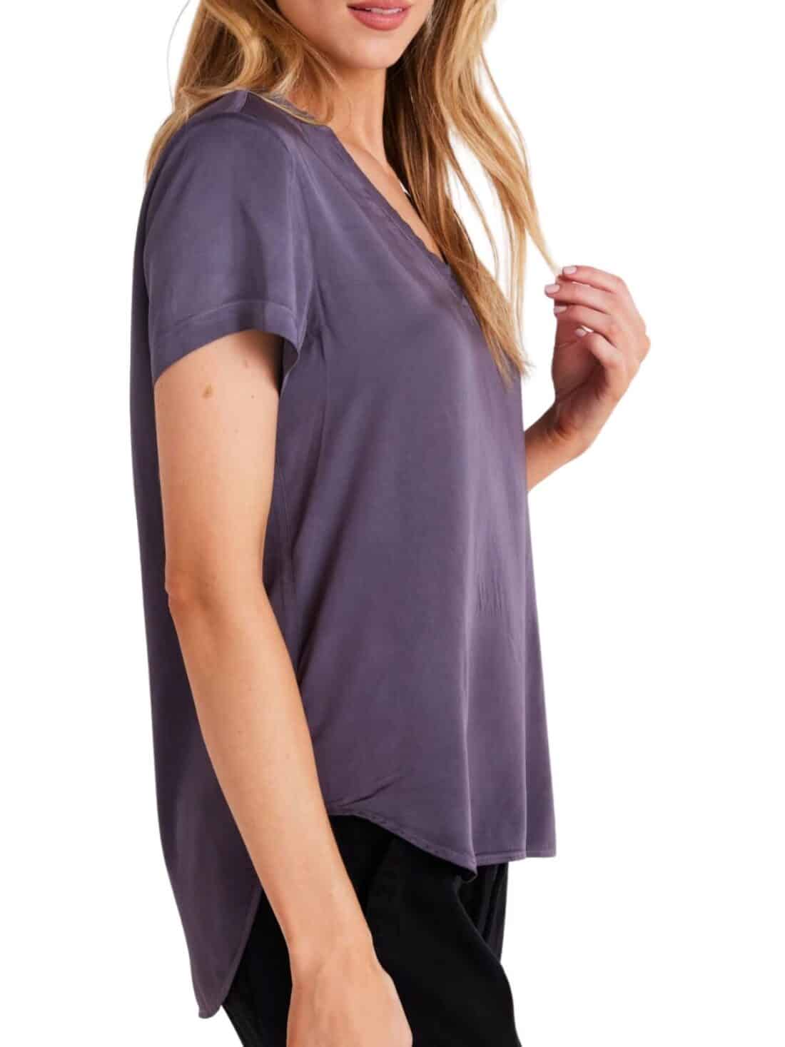 bella dahl v neck tee in galaxy smoke