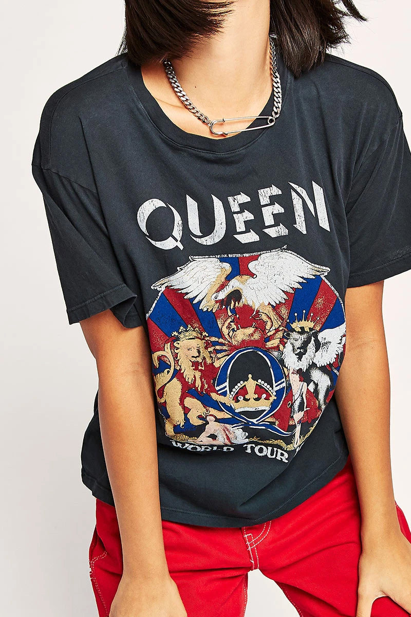 daydreamer queen of hearts tee