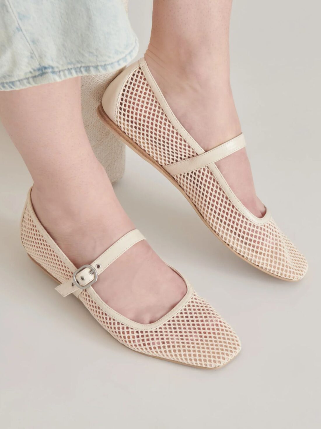 dolce vita rodni mesh flat in creme woven